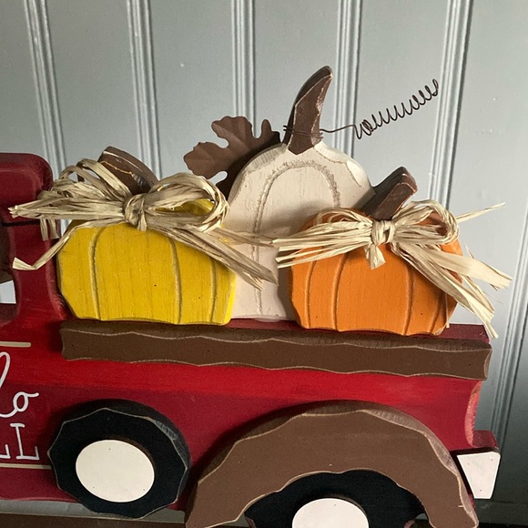 NWT Large- Hello Fall- Red Wooden Farmtruck with 3 Pumpkins Decoration w/ Base - Picture 6 of 17